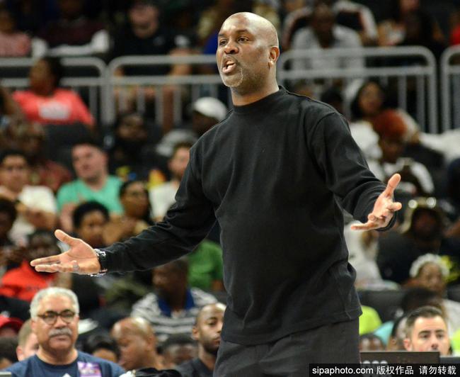 他脚步灵活 他脚步灵活